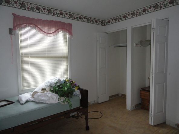 1358 Rolling Acres Rd, New Cumberland, WV 26047